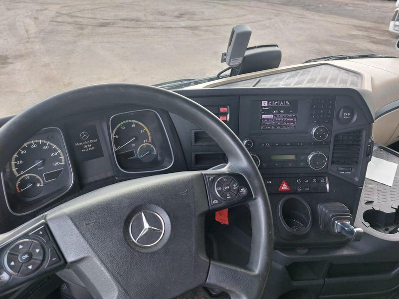 Mercedes-Benz Actros 2646 - Hákový nosič kontejnerů: obrázek 4 Mercedes-Benz Actros 2646 - Hákový nosič kontejnerů: obrázek 4