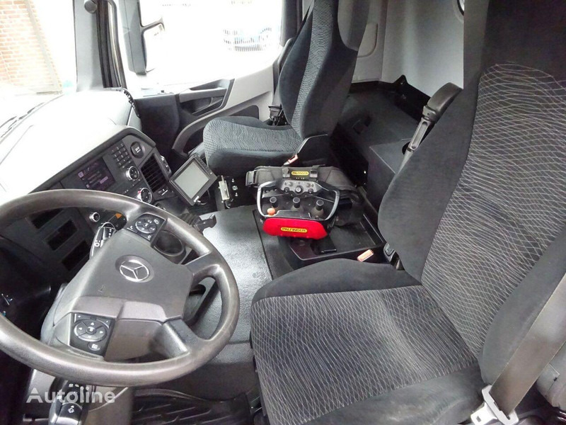 Mercedes-Benz Antos 2543 - Flatbed+crane 6x2 leasing Mercedes-Benz Antos 2543 - Flatbed+crane 6x2: obrázek 18 Mercedes-Benz Antos 2543 - Flatbed+crane 6x2 leasing Mercedes-Benz Antos 2543 - Flatbed+crane 6x2: obrázek 18