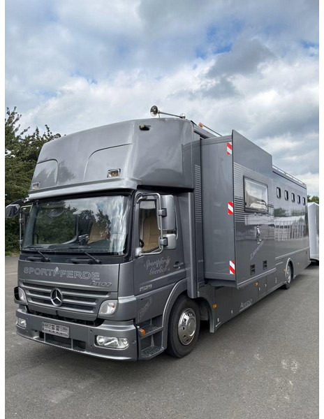 Mercedes-Benz Atego 1529 - Horse transporter - Auto na přepravu koní: obrázek 1 Mercedes-Benz Atego 1529 - Horse transporter - Auto na přepravu koní: obrázek 1