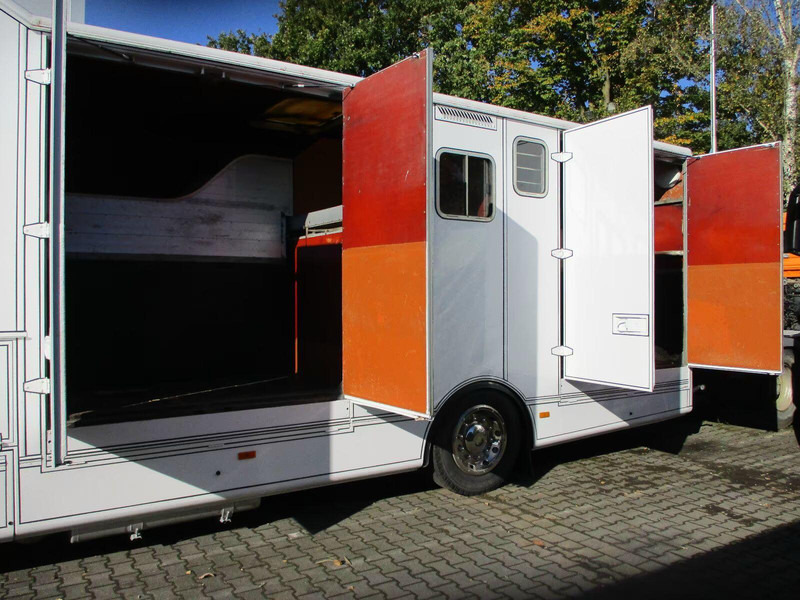 Mercedes-Benz Axor 1833 - Horse transporter - Auto na přepravu koní: obrázek 5 Mercedes-Benz Axor 1833 - Horse transporter - Auto na přepravu koní: obrázek 5