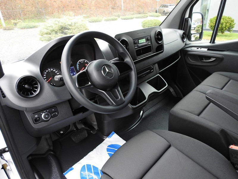 Mercedes-Benz ESPRINTER NOWY ELEKTRYCZNY FURGON AUTOMAT GWARANCJA 95KM [ 607 - Dodávka skřín, Elektrická dodávka: obrázek 2 Mercedes-Benz ESPRINTER NOWY ELEKTRYCZNY FURGON AUTOMAT GWARANCJA 95KM [ 607 - Dodávka skřín, Elektrická dodávka: obrázek 2