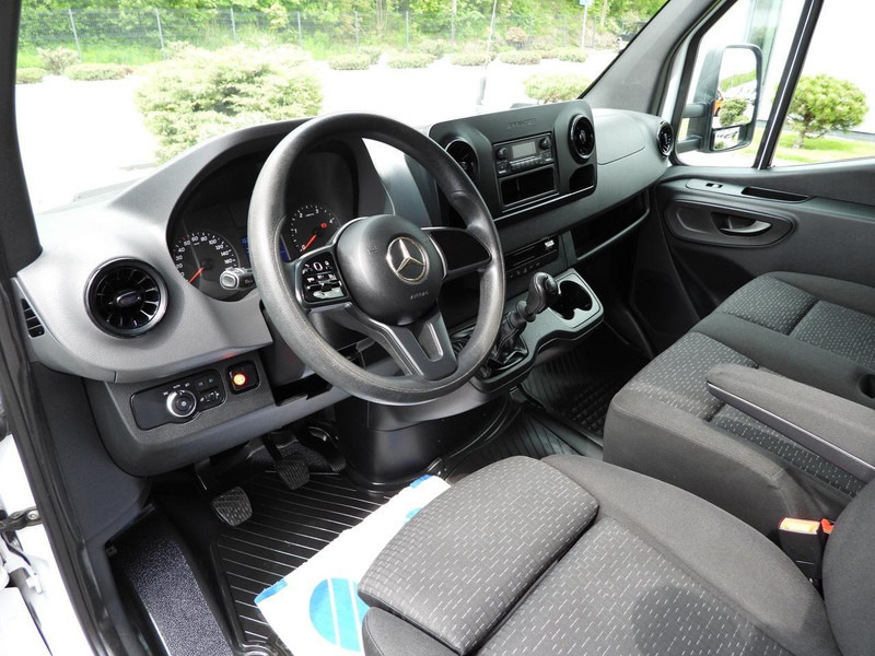Mercedes-Benz SPRINTER 316 PLANDEKA WINDA 8 PALET WEBASTO TEMPOMAT KLIMATYZACJ - Plachtová dodávka: obrázek 2 Mercedes-Benz SPRINTER 316 PLANDEKA WINDA 8 PALET WEBASTO TEMPOMAT KLIMATYZACJ - Plachtová dodávka: obrázek 2