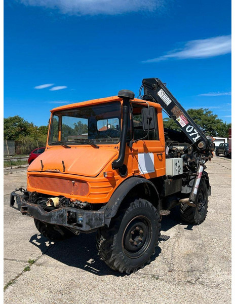 Mercedes-Benz UNIMOG U-900 - Jednoosý traktor: obrázek 2 Mercedes-Benz UNIMOG U-900 - Jednoosý traktor: obrázek 2