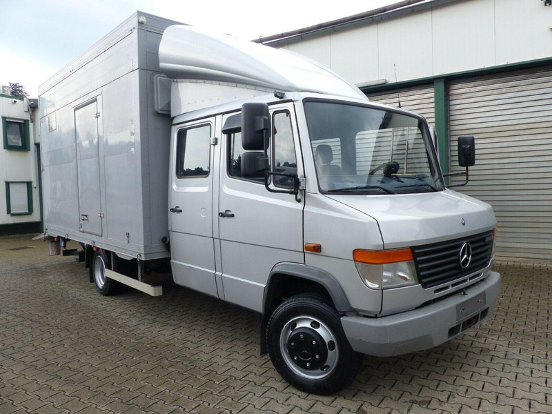 Mercedes-Benz Vario 818 Doka horse transporter + Tail lift - Auto na přepravu koní: obrázek 2 Mercedes-Benz Vario 818 Doka horse transporter + Tail lift - Auto na přepravu koní: obrázek 2