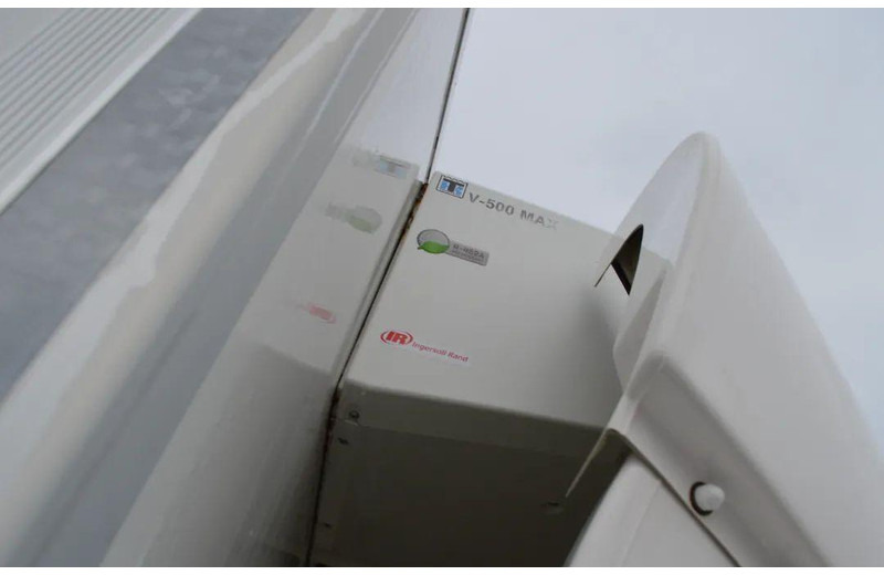 Chladírenský nákladní automobil Mitsubishi CANTER FUSO 9C18 REFRIGERATOR + DOOR ISOTHERM CONTAINER: obrázek 13 Chladírenský nákladní automobil Mitsubishi CANTER FUSO 9C18 REFRIGERATOR + DOOR ISOTHERM CONTAINER: obrázek 13