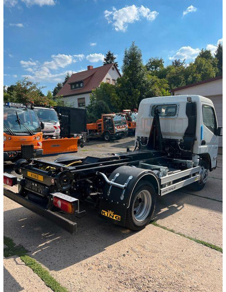 Mitsubishi Fuso Canter 6S15 - Hákový nosič kontejnerů: obrázek 3 Mitsubishi Fuso Canter 6S15 - Hákový nosič kontejnerů: obrázek 3
