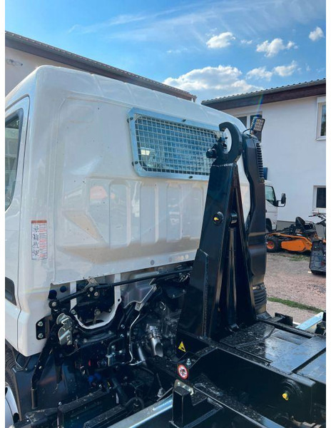 Mitsubishi Fuso Canter 6S15 - Hákový nosič kontejnerů: obrázek 5 Mitsubishi Fuso Canter 6S15 - Hákový nosič kontejnerů: obrázek 5