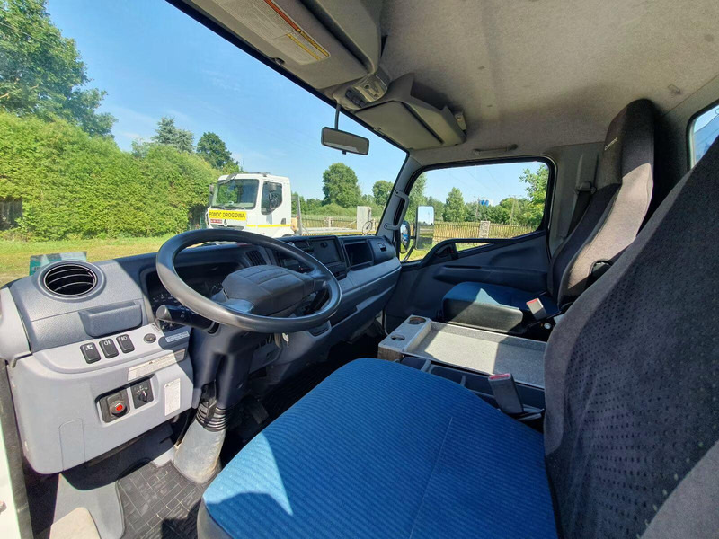 Mitsubishi Fuso Canter 7C15 - Flatbed truck + crane - Nákladní automobil valníkový/ Plošinový, Auto s hydraulickou rukou: obrázek 5 Mitsubishi Fuso Canter 7C15 - Flatbed truck + crane - Nákladní automobil valníkový/ Plošinový, Auto s hydraulickou rukou: obrázek 5