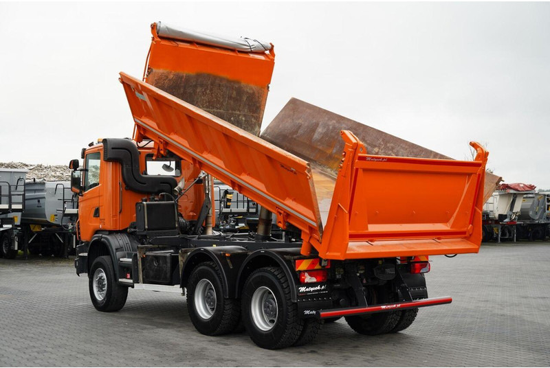 Scania G 440 / 6x6 / WYWROTKA TRZY-STRONNA / 2X HYDROBURTA / BOARDMATIC - Sklápěč: obrázek 4 Scania G 440 / 6x6 / WYWROTKA TRZY-STRONNA / 2X HYDROBURTA / BOARDMATIC - Sklápěč: obrázek 4