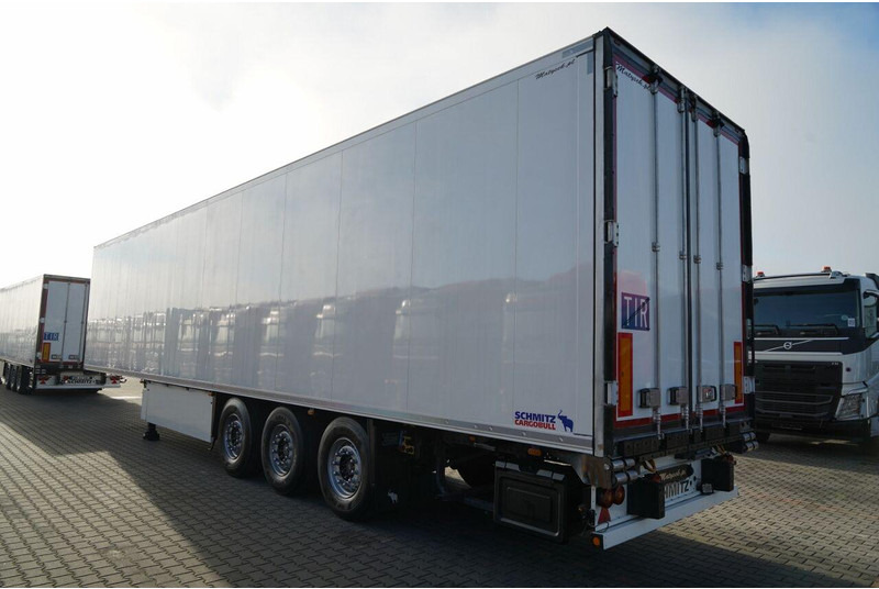 Schmitz Cargobull CHŁODNIA / THERMO KING SLX 300 / HAKÓWKA / OŚ PODNOSZONA / KOSZ - Chladírenský návěs: obrázek 3 Schmitz Cargobull CHŁODNIA / THERMO KING SLX 300 / HAKÓWKA / OŚ PODNOSZONA / KOSZ - Chladírenský návěs: obrázek 3