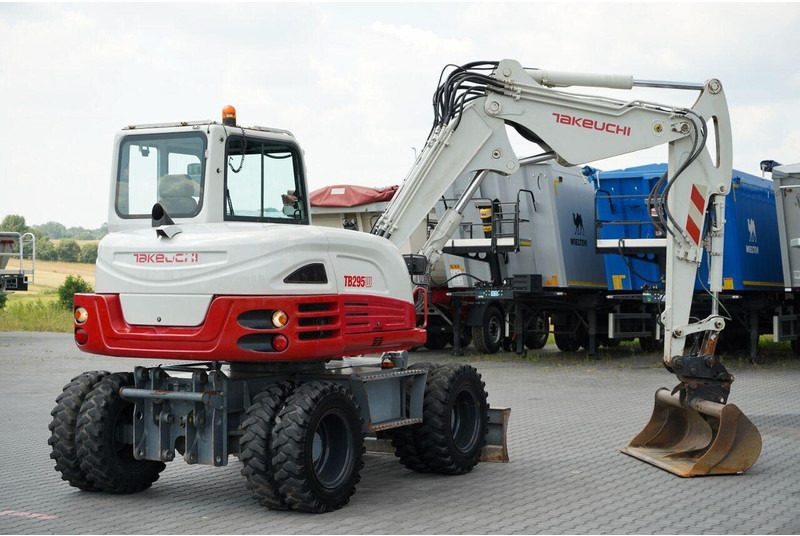 Takeuchi TB 295 W / KOPARKA KOŁOWA / 2016 ROK / PO KONTRAKCIE SERWISOWYM - Kolesové rýpadlo: obrázek 4 Takeuchi TB 295 W / KOPARKA KOŁOWA / 2016 ROK / PO KONTRAKCIE SERWISOWYM - Kolesové rýpadlo: obrázek 4
