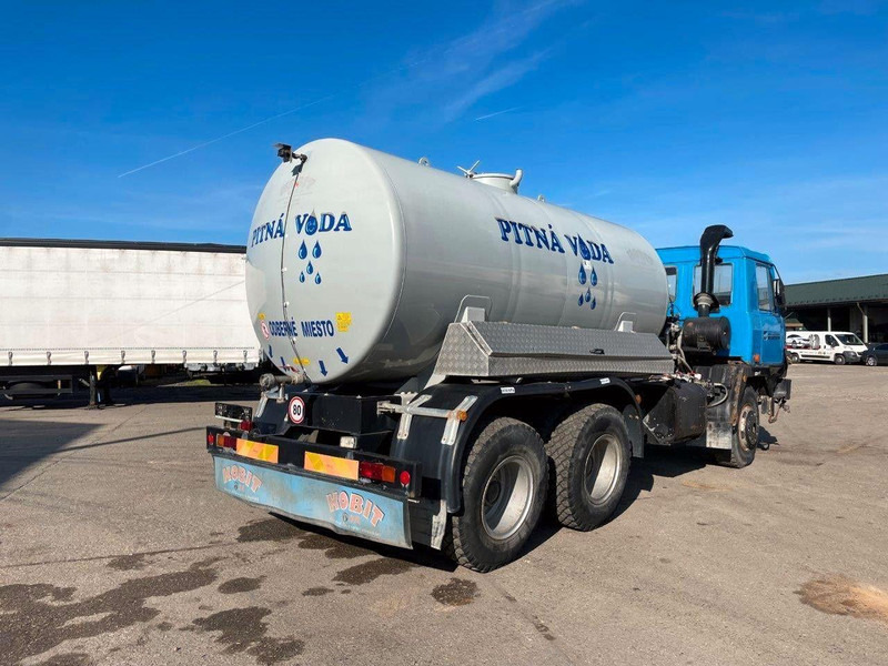 Tatra 815 6x6 Vízszállító Tartálykocsi - Cisternové vozidlo: obrázek 3 Tatra 815 6x6 Vízszállító Tartálykocsi - Cisternové vozidlo: obrázek 3