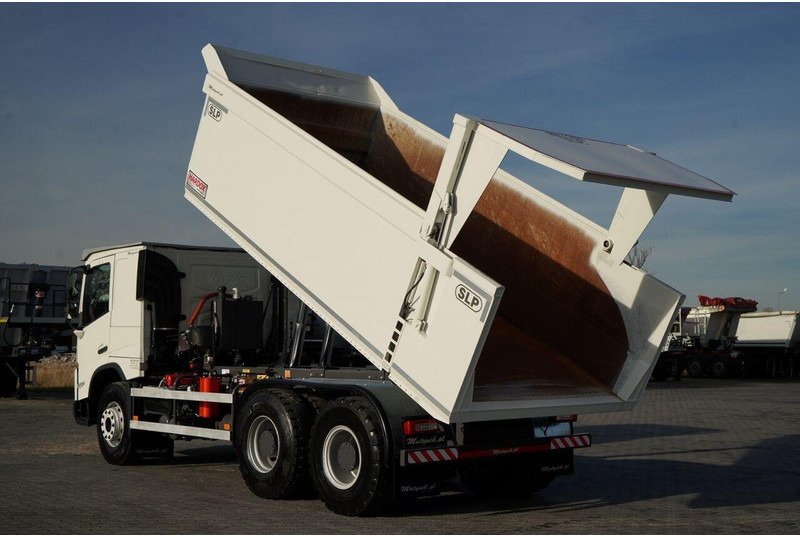 Volvo FMX 550 / 6x4 / WYWROTKA / WOZIDŁO / HARDOX / HYDRAULICZNA KLAPA - Sklápěč: obrázek 3 Volvo FMX 550 / 6x4 / WYWROTKA / WOZIDŁO / HARDOX / HYDRAULICZNA KLAPA - Sklápěč: obrázek 3