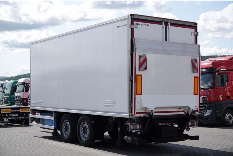 Wielton PRZYCZEPA CHŁODNIA / IGLOOCAR / THERMO KING - FRIGOBLOCK / WINDA - Chladírenský přívěs: obrázek 4 Wielton PRZYCZEPA CHŁODNIA / IGLOOCAR / THERMO KING - FRIGOBLOCK / WINDA - Chladírenský přívěs: obrázek 4