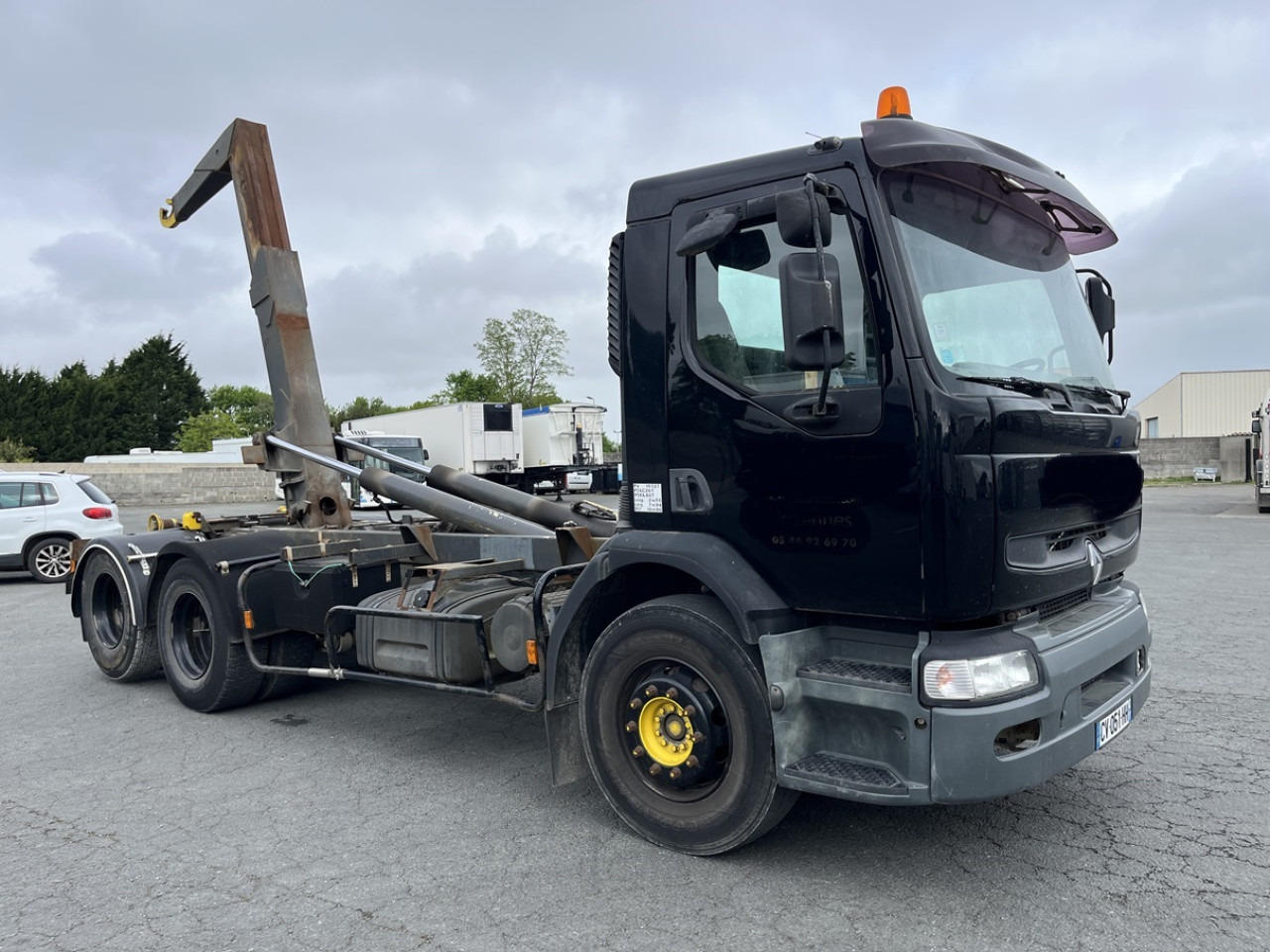 RENAULT PREMIUM 370 6X2 - Hákový nosič kontejnerů: obrázek 2 RENAULT PREMIUM 370 6X2 - Hákový nosič kontejnerů: obrázek 2