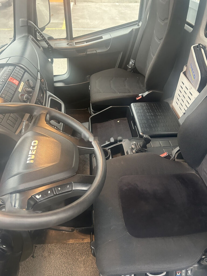 IVECO EuroCargo 75-210 - Nákladní automobil valníkový/ Plošinový, Auto s hydraulickou rukou: obrázek 3 IVECO EuroCargo 75-210 - Nákladní automobil valníkový/ Plošinový, Auto s hydraulickou rukou: obrázek 3