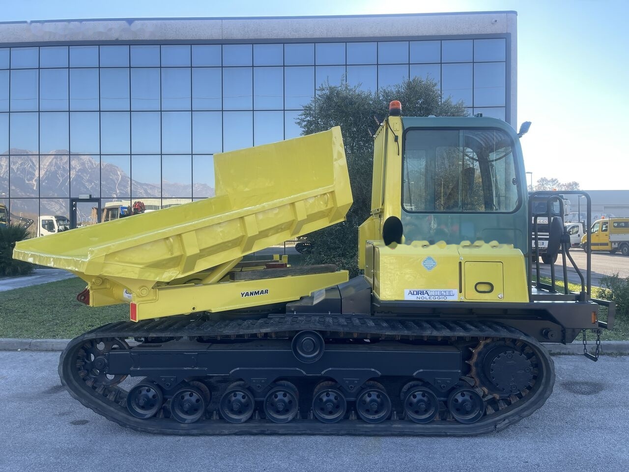 Yanmar C50 - Pásovy dampr: obrázek 2 Yanmar C50 - Pásovy dampr: obrázek 2