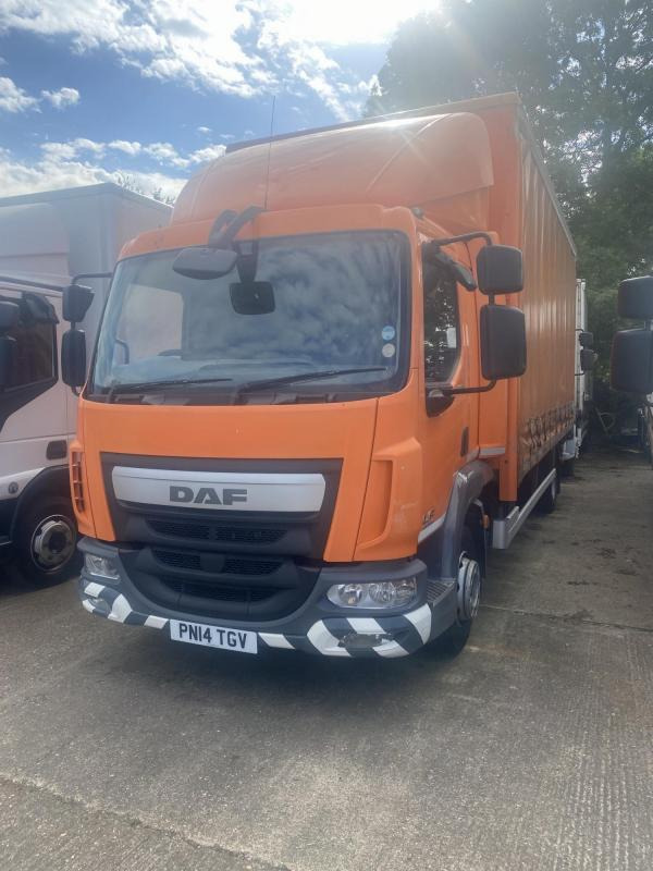 DAF FA45-180 12 Ton Curtansider - Plachtový nákladní auto: obrázek 1 DAF FA45-180 12 Ton Curtansider - Plachtový nákladní auto: obrázek 1