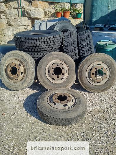 4 x used 7.50-16 LT tyres on 6 studs rims for Toyota Dyna 300 - Kompletní kolo: obrázek 1 4 x used 7.50-16 LT tyres on 6 studs rims for Toyota Dyna 300 - Kompletní kolo: obrázek 1
