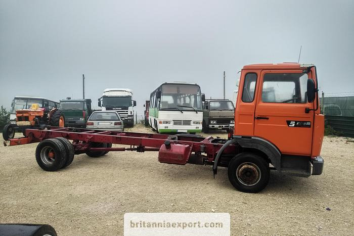 RENAULT Midliner S120 Turbo | Perkins 3.9 diesel engine | ZF manual - Podvozek s kabinou: obrázek 4 RENAULT Midliner S120 Turbo | Perkins 3.9 diesel engine | ZF manual - Podvozek s kabinou: obrázek 4