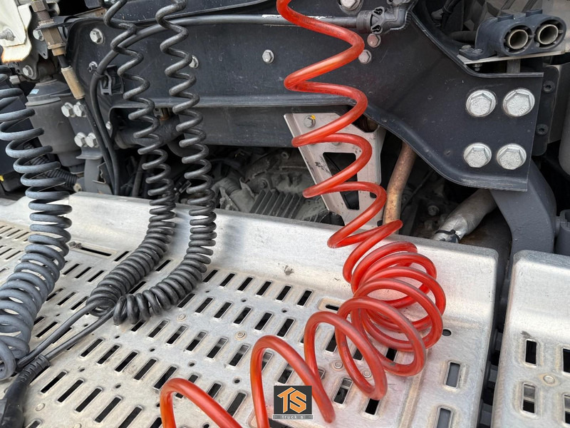 DAF XF 460 FT 2 TANKS - KLIMA - NL TOP TRUCK - Tahač: obrázek 4 DAF XF 460 FT 2 TANKS - KLIMA - NL TOP TRUCK - Tahač: obrázek 4