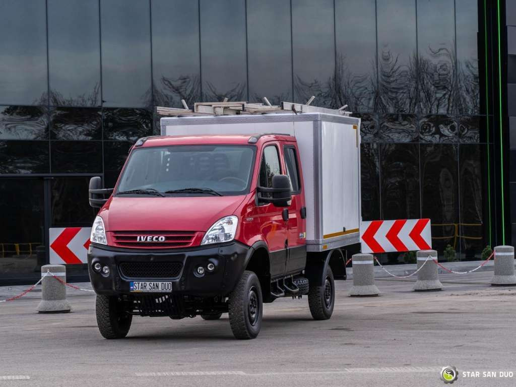Iveco DAILY 4X4 OFFROAD CAMPER BOX DOKA Iveco DAILY 4X4 OFFROAD CAMPER BOX DOKA - Podvozek s kabinou: obrázek 2 Iveco DAILY 4X4 OFFROAD CAMPER BOX DOKA Iveco DAILY 4X4 OFFROAD CAMPER BOX DOKA - Podvozek s kabinou: obrázek 2