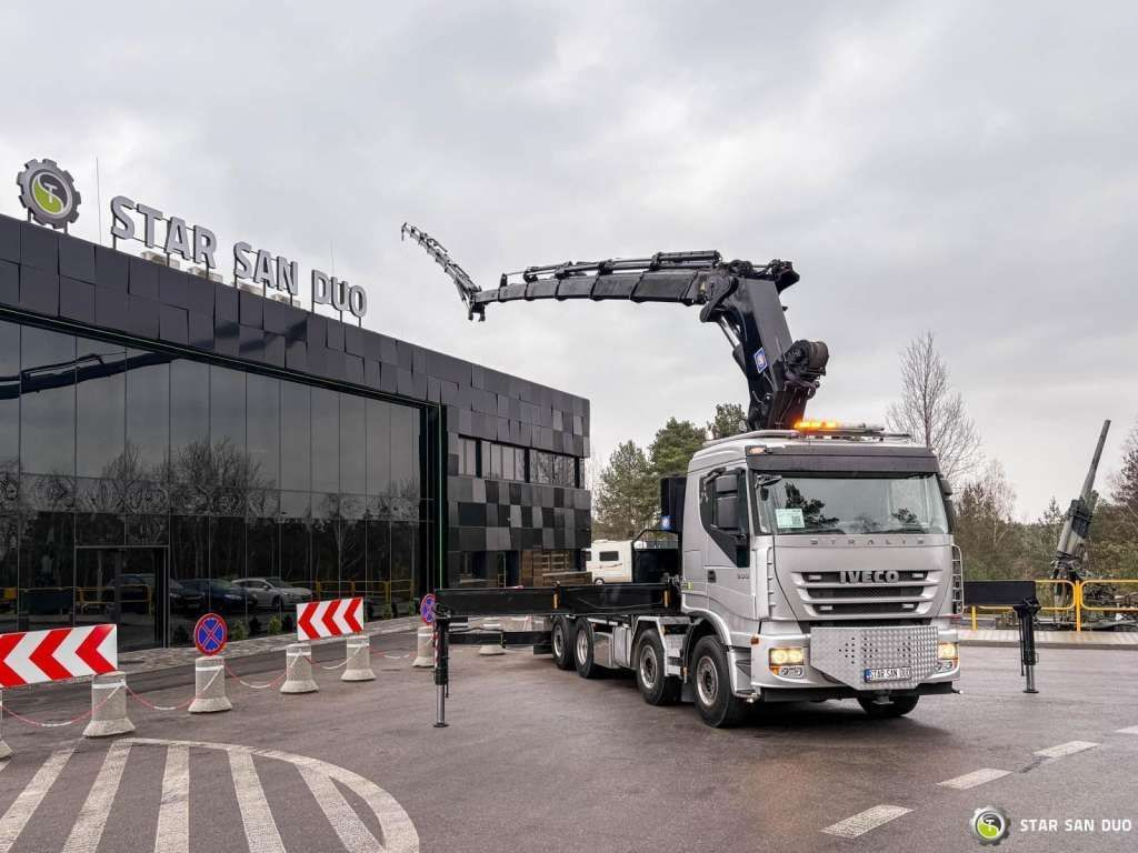 Iveco STRALIS AS320S50Y 8x2 HMF 8520-0K6 FLY JIB Winc - Auto s hydraulickou rukou: obrázek 2 Iveco STRALIS AS320S50Y 8x2 HMF 8520-0K6 FLY JIB Winc - Auto s hydraulickou rukou: obrázek 2