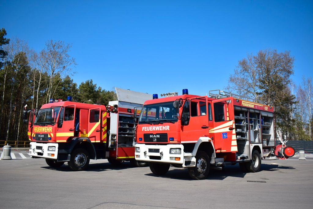 MAN 4x4 Firetruck Feuerwehr DOKA Expedition Camper - Hasičský vůz: obrázek 3 MAN 4x4 Firetruck Feuerwehr DOKA Expedition Camper - Hasičský vůz: obrázek 3
