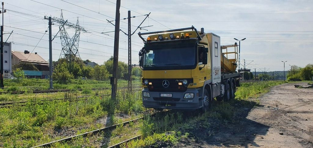 Mercedes-Benz 3344 SRT SCHÖRLING Road Rail Railway Zweiweg . - Autoplošina: obrázek 4 Mercedes-Benz 3344 SRT SCHÖRLING Road Rail Railway Zweiweg . - Autoplošina: obrázek 4