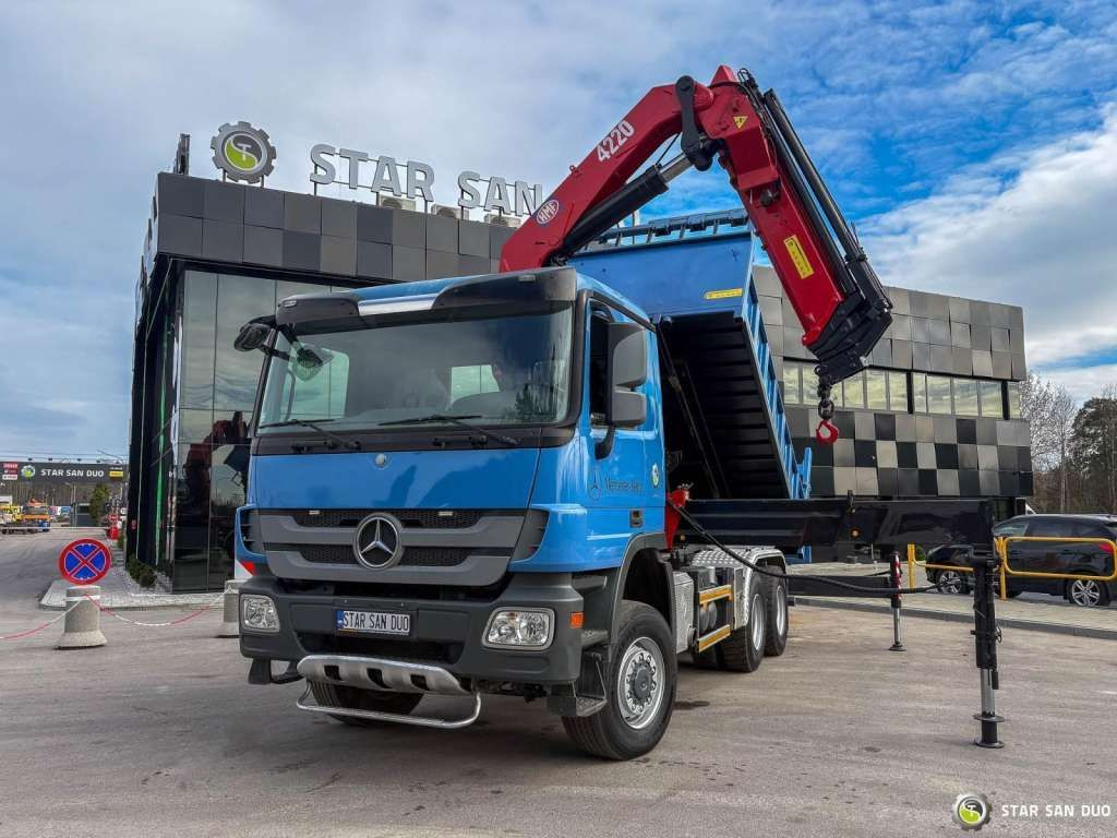 Mercedes-Benz ACTROS 3341 6x6 HMF 4220 K4 CRANE KIPPER - Sklápěč: obrázek 2 Mercedes-Benz ACTROS 3341 6x6 HMF 4220 K4 CRANE KIPPER - Sklápěč: obrázek 2