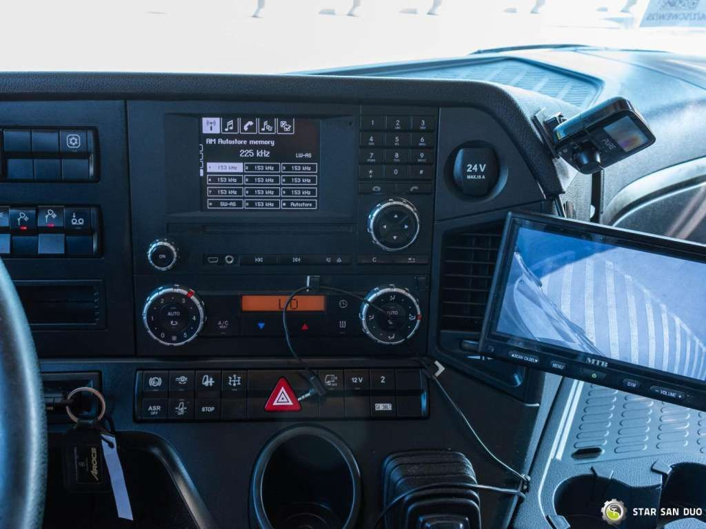 Auto s hydraulickou rukou Mercedes-Benz  AROCS 3251 8x4 HMF 8520 Fly Jib Winch: obrázek 18