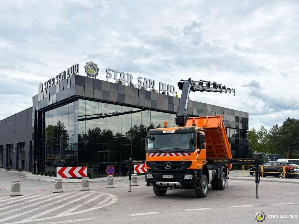 Mercedes-Benz Actros 1841 AK 4x4 Hiab 288E-7 Crane Kipper - Auto s hydraulickou rukou: obrázek 2 Mercedes-Benz Actros 1841 AK 4x4 Hiab 288E-7 Crane Kipper - Auto s hydraulickou rukou: obrázek 2