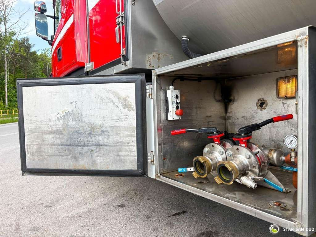 Scania D 320 FIRE BRIGADE Tank 12,000 Litres - Nákladní auto: obrázek 2 Scania D 320 FIRE BRIGADE Tank 12,000 Litres - Nákladní auto: obrázek 2