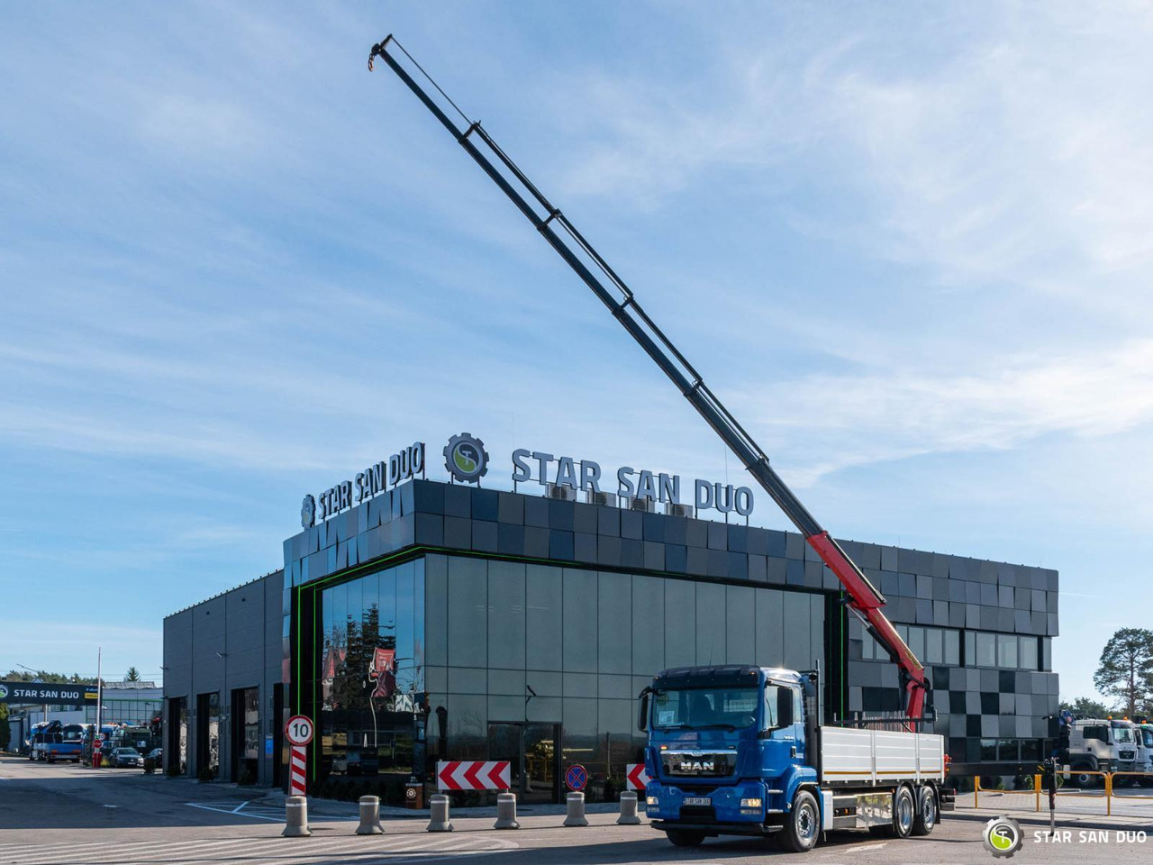 - Auto s hydraulickou rukou: obrázek 3 - Auto s hydraulickou rukou: obrázek 3