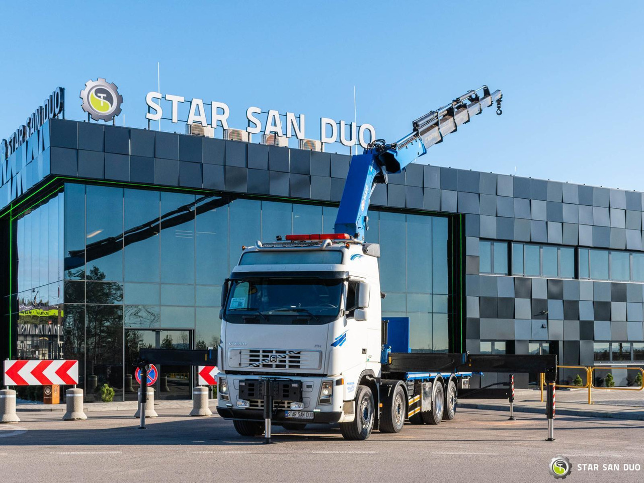 - Auto s hydraulickou rukou: obrázek 1 - Auto s hydraulickou rukou: obrázek 1