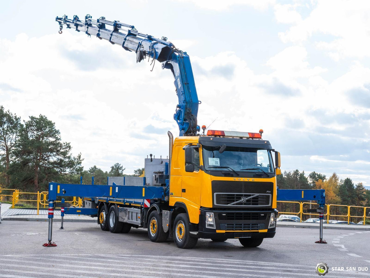 - Auto s hydraulickou rukou: obrázek 2 - Auto s hydraulickou rukou: obrázek 2