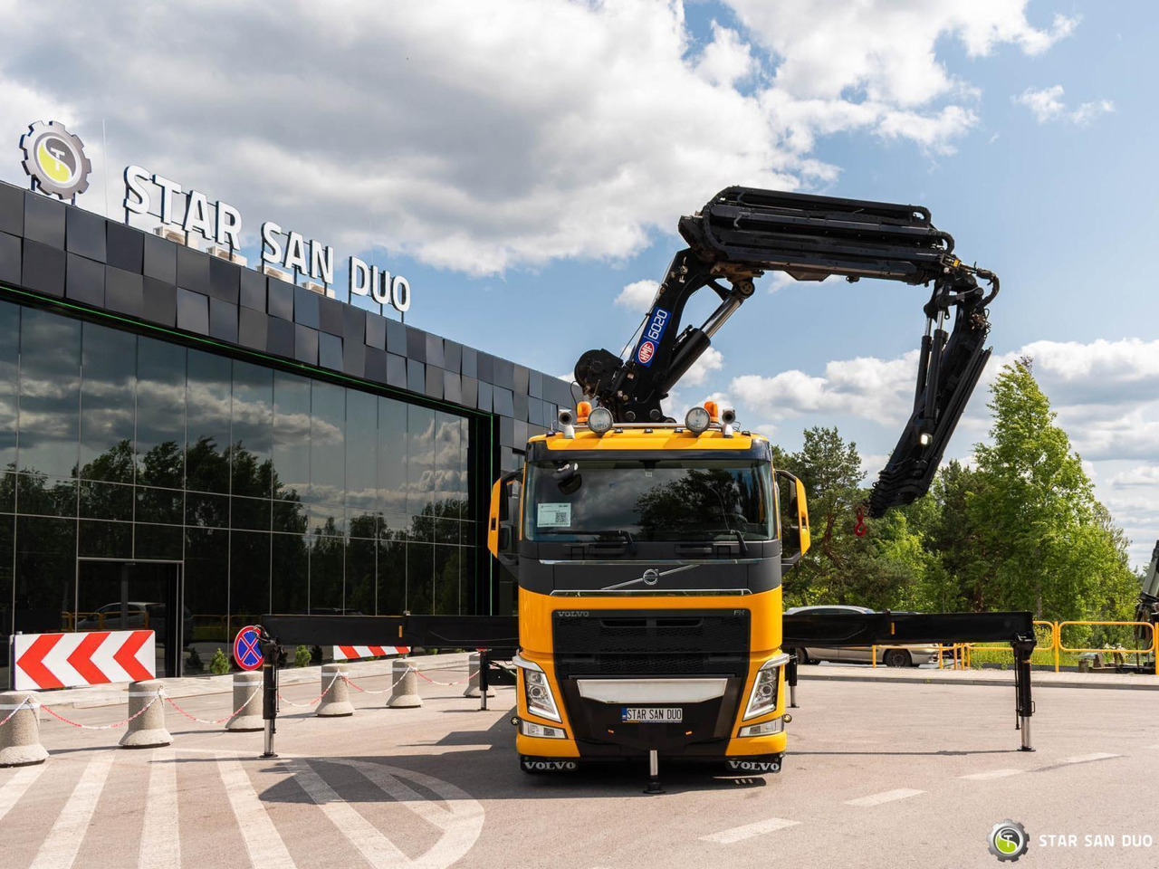 - Auto s hydraulickou rukou: obrázek 3 - Auto s hydraulickou rukou: obrázek 3