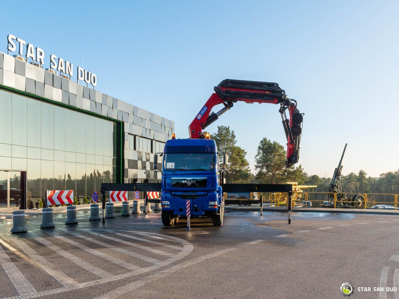 - Auto s hydraulickou rukou: obrázek 4 - Auto s hydraulickou rukou: obrázek 4