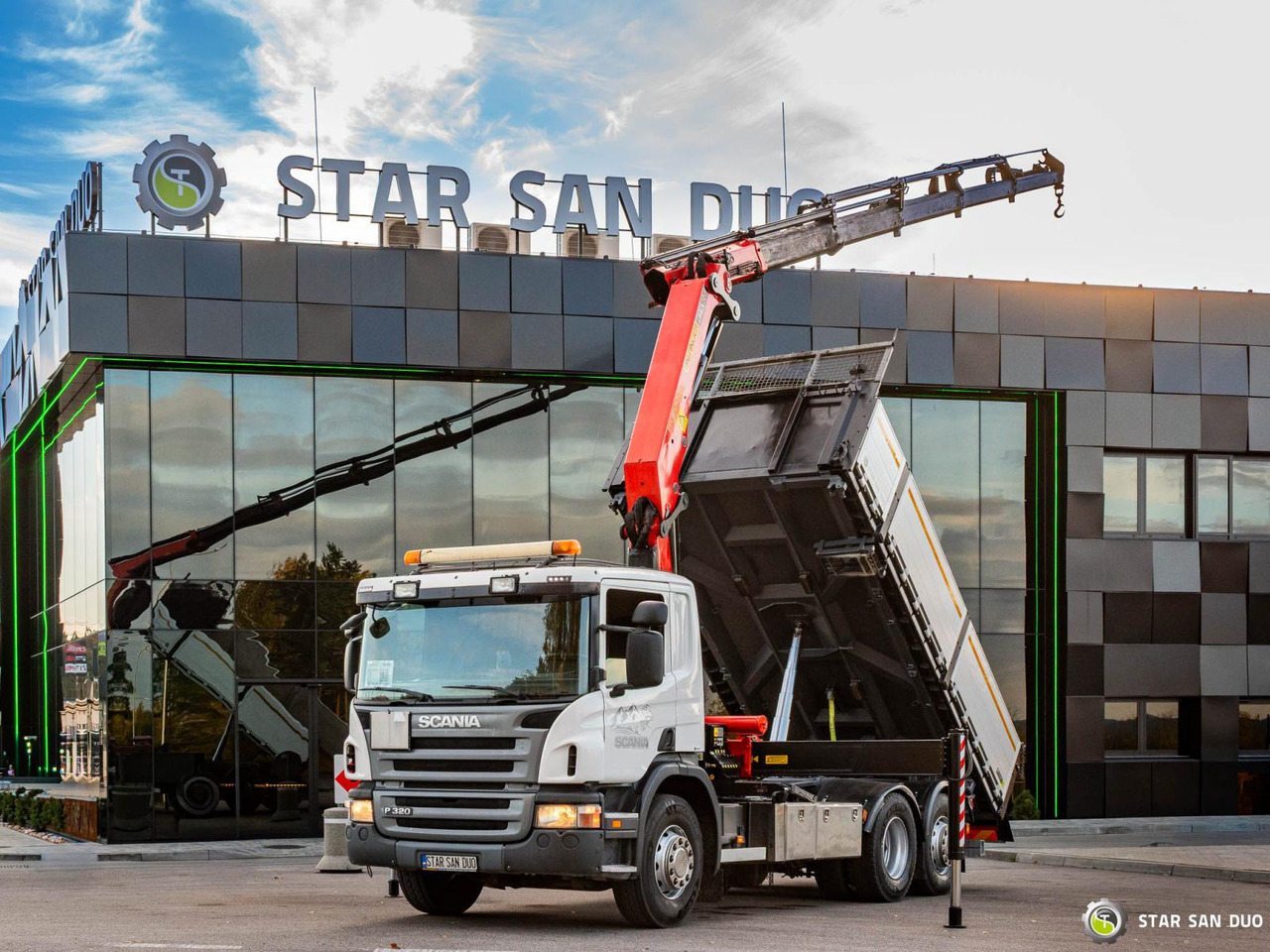 - Auto s hydraulickou rukou: obrázek 1 - Auto s hydraulickou rukou: obrázek 1