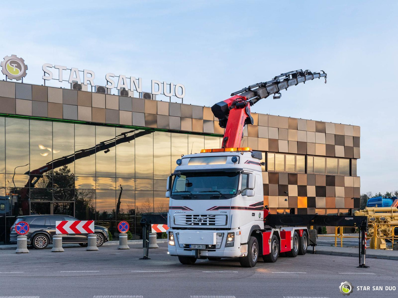 - Auto s hydraulickou rukou: obrázek 3 - Auto s hydraulickou rukou: obrázek 3