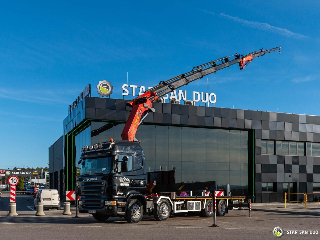 - Auto s hydraulickou rukou: obrázek 3 - Auto s hydraulickou rukou: obrázek 3