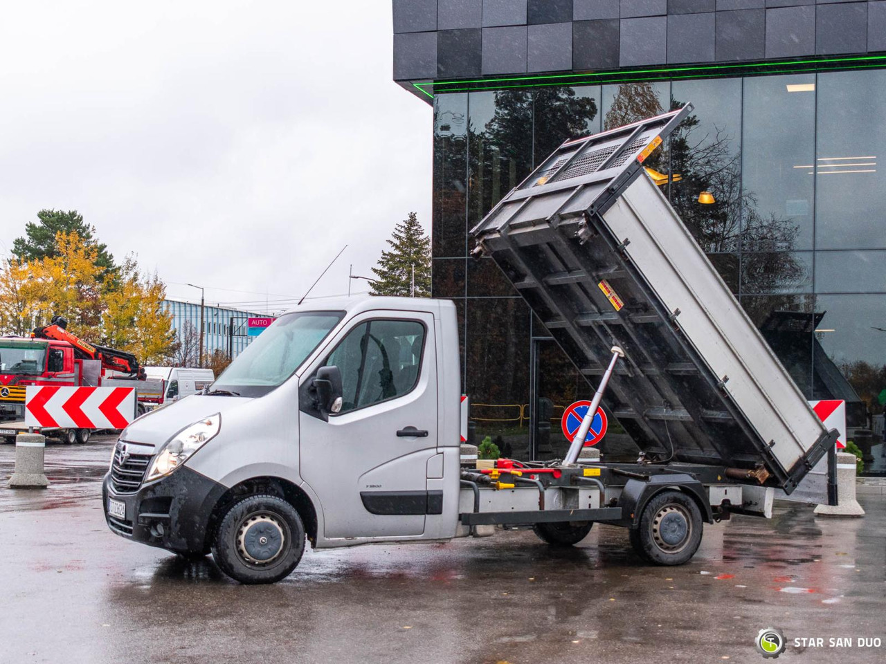 - Sklápěč: obrázek 3 - Sklápěč: obrázek 3