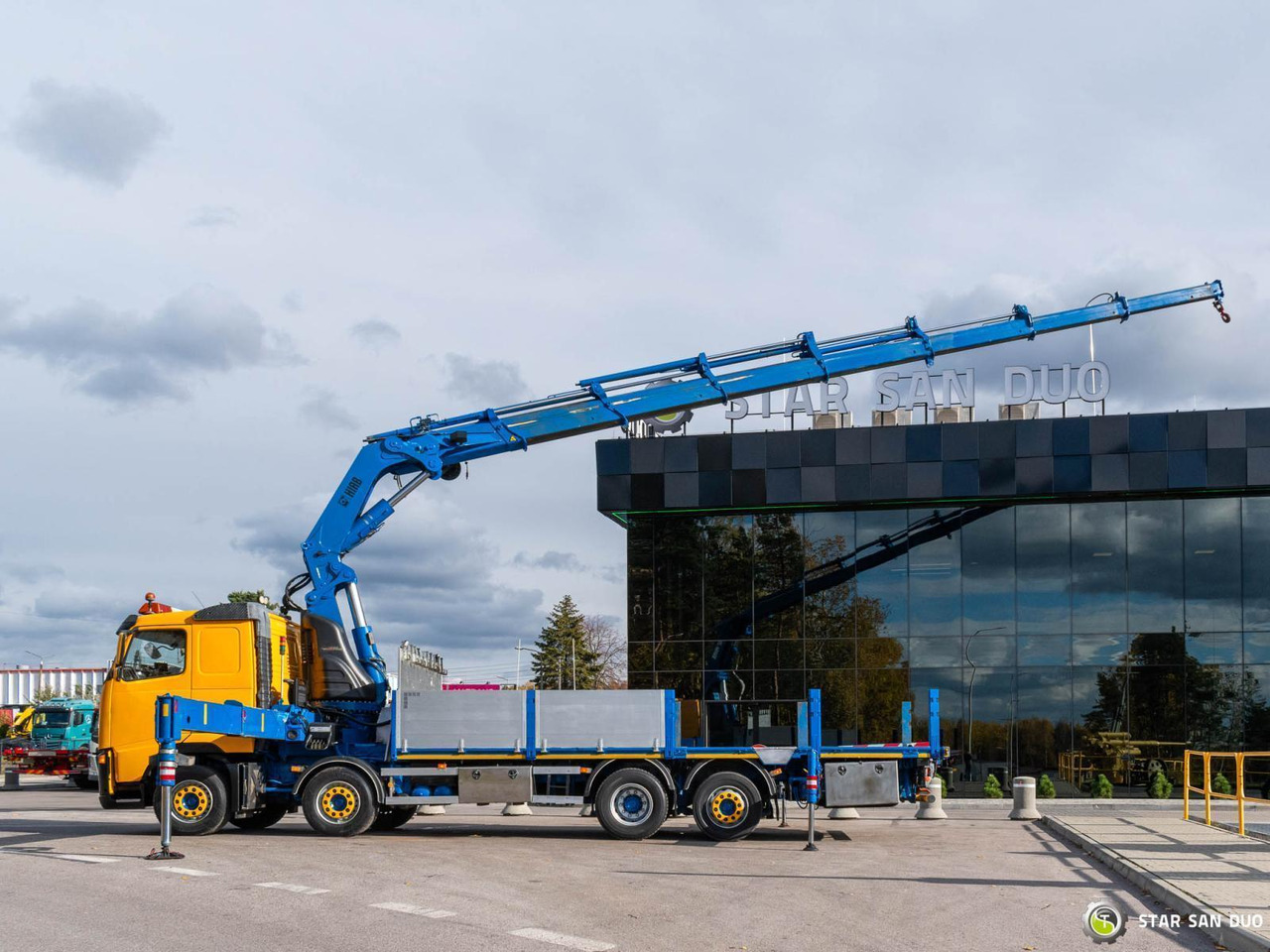 - Auto s hydraulickou rukou: obrázek 5 - Auto s hydraulickou rukou: obrázek 5