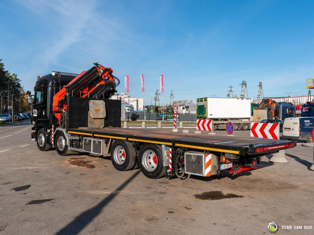 - Auto s hydraulickou rukou: obrázek 5 - Auto s hydraulickou rukou: obrázek 5