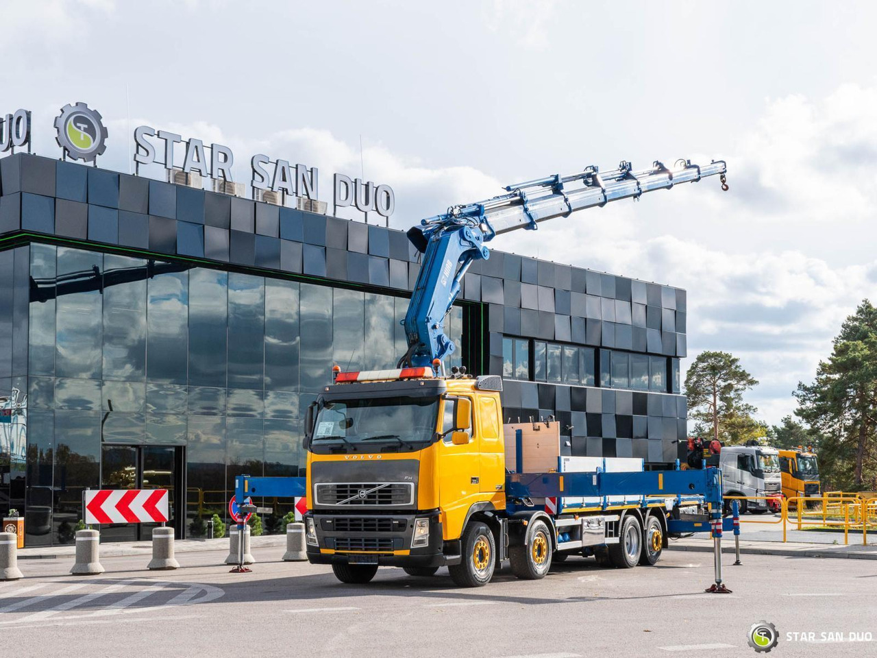 - Auto s hydraulickou rukou: obrázek 1 - Auto s hydraulickou rukou: obrázek 1