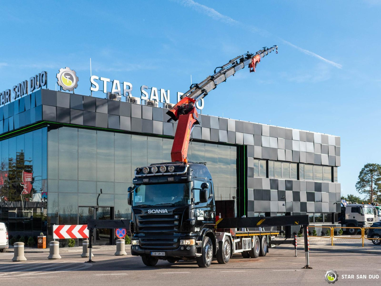 - Auto s hydraulickou rukou: obrázek 1 - Auto s hydraulickou rukou: obrázek 1