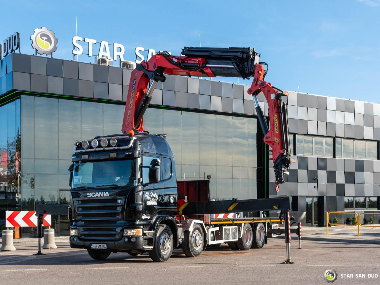 - Auto s hydraulickou rukou: obrázek 4 - Auto s hydraulickou rukou: obrázek 4