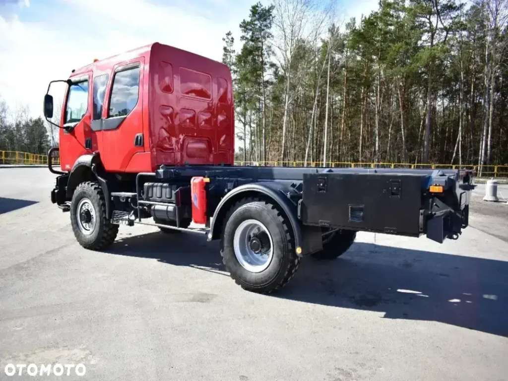 Renault MIDLUM 4x4 DOKA Brigade Double Cabin Camper - Podvozek s kabinou: obrázek 4 Renault MIDLUM 4x4 DOKA Brigade Double Cabin Camper - Podvozek s kabinou: obrázek 4