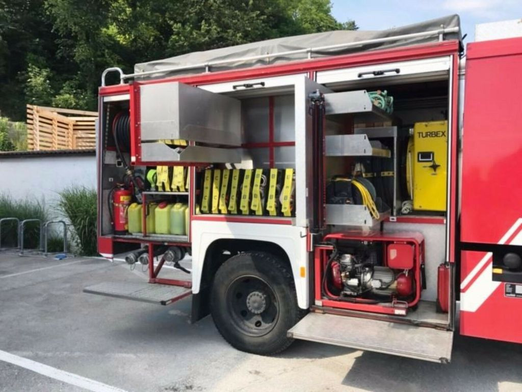 Steyr 13S23 4x4 Feuerwehr 2000 liter Fire - Hasičský vůz: obrázek 3 Steyr 13S23 4x4 Feuerwehr 2000 liter Fire - Hasičský vůz: obrázek 3