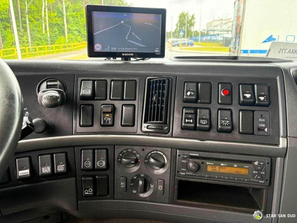 Tahač Volvo  FM 460 6x4x4 HMF 3220 Crane HDS: obrázek 16